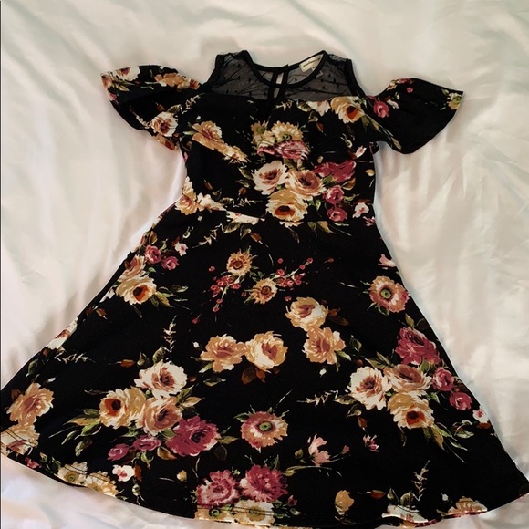 Black floral dress - Picture 1 of 3